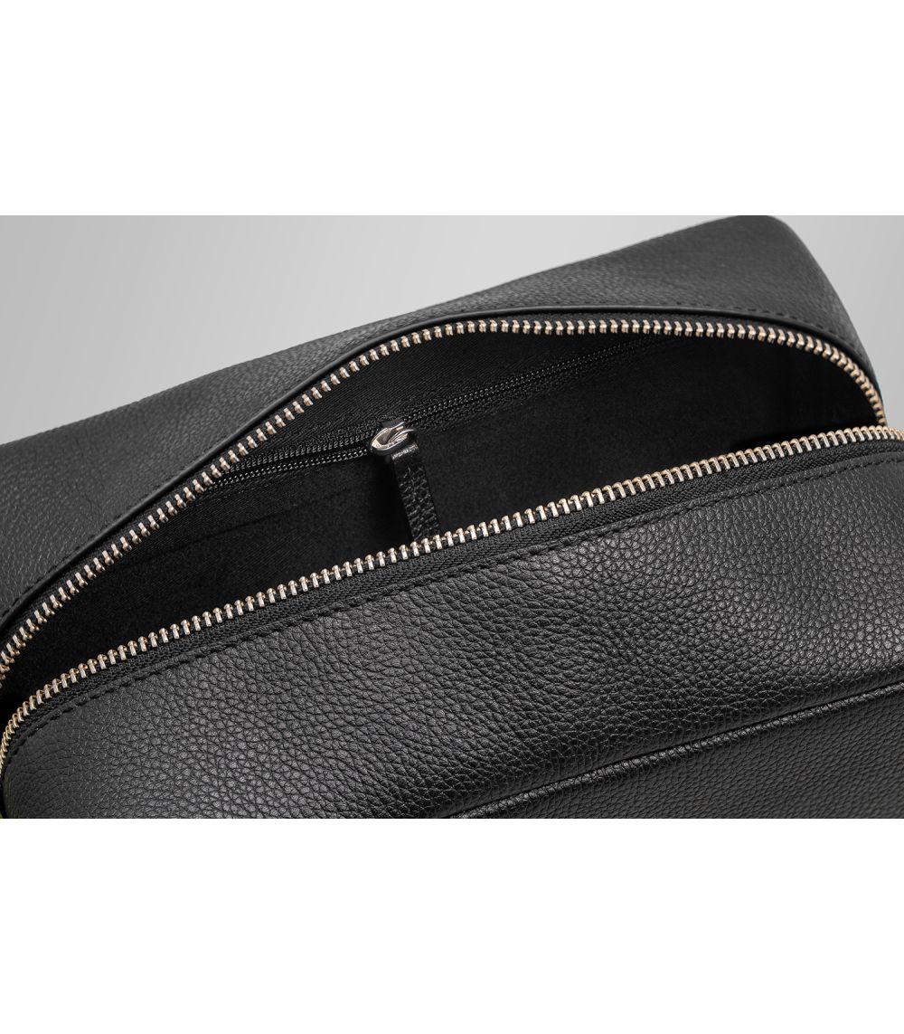TOILETRY BAG